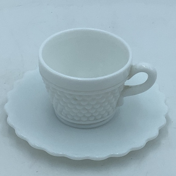 Four White Hobnail Cups and Saucers - Picture 7 of 11